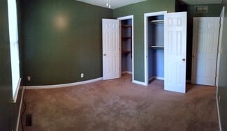 529 Strawberry Hill Rd, Evansville, IN 47711