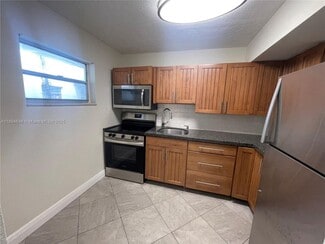 4255 N University Dr, Sunrise, FL 33351