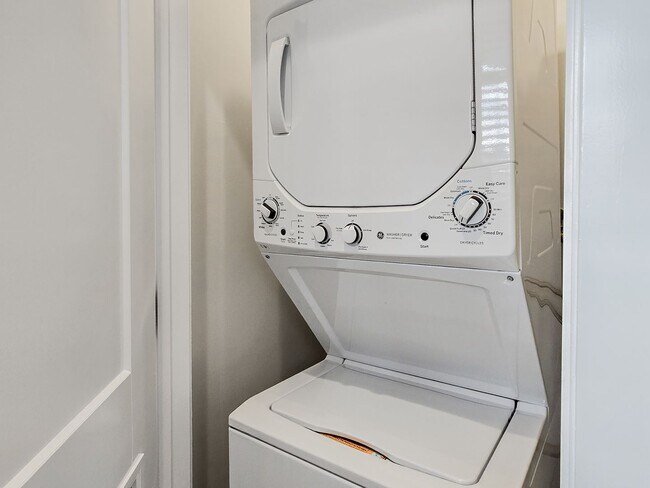 2257 W Argyle St unit 3, Chicago, IL 60625 - photo 7