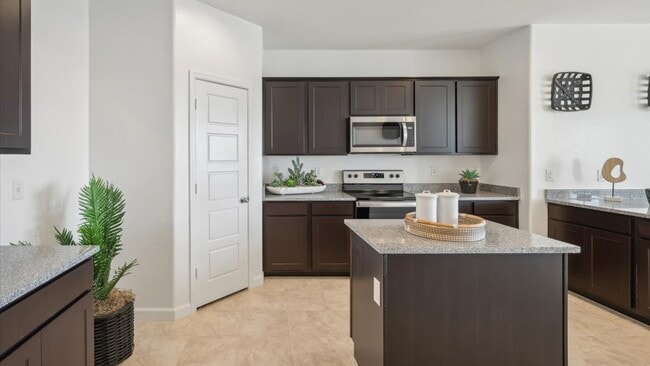 636 W Freedom St, Florence, AZ 85132 - photo 4