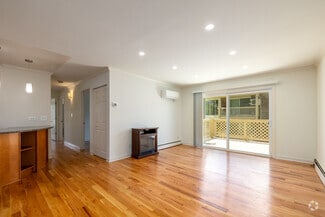 7940 Janes Ave, Woodridge, IL 60517