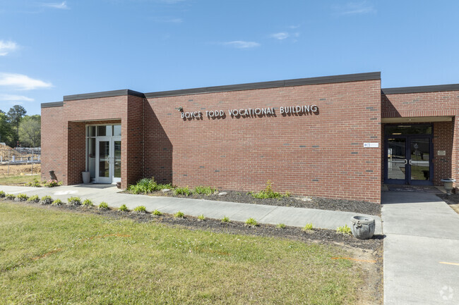 Saluda Elementary has an Overall Niche grade of A- and is the pride of the community.