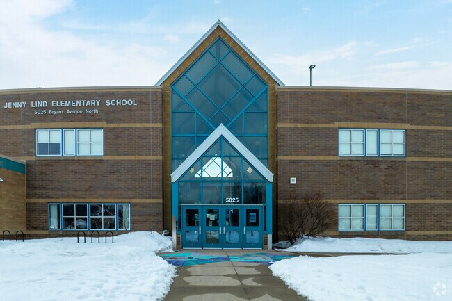 Jenny Lind Elementary School aims to challenge and nurture its students to excel academically.