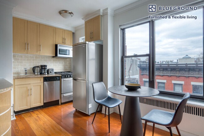 10 Downing St unit FL5-ID104, New York, NY 10014 - photo 6