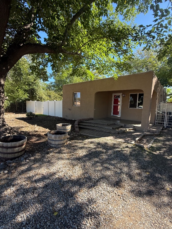 3020 9th St NW, Albuquerque, NM 87107