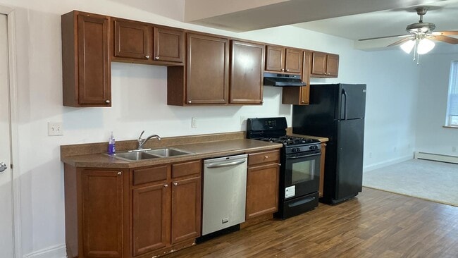 211 W State St unit 4, Johnstown, NY 12095 - photo 3