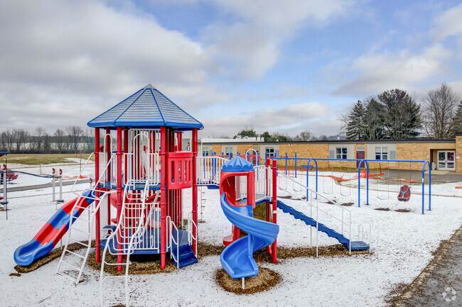 Elliott Elementary School, Playground