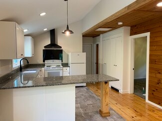 42 Mast Rd Unit 42A, Lee, NH 03861