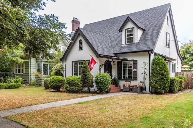 Old Town West has many Cottage style homes on display.