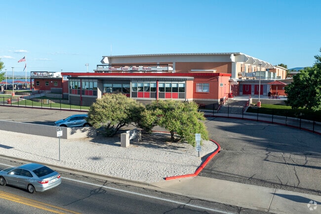 Cottonwood’s Mingus Union High School gets a rating of B from Niche.com.