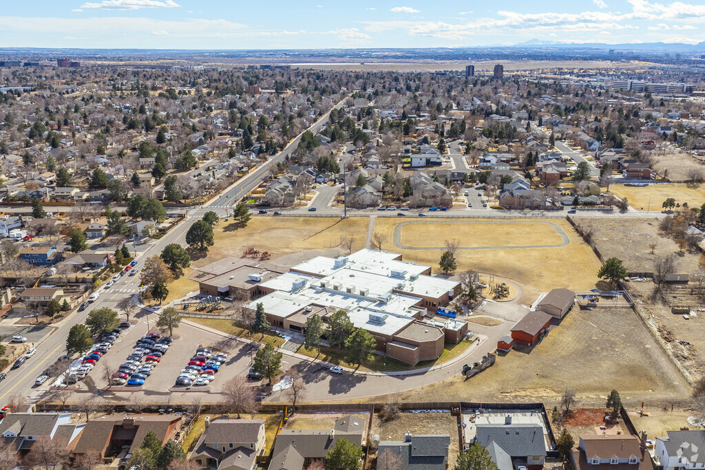 Ponderosa Elementary School
 received a B- from the school grading website Niche.
