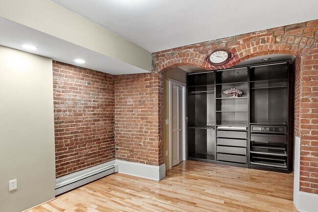 337 Beacon St unit 1, Boston, MA 02116 - photo 7