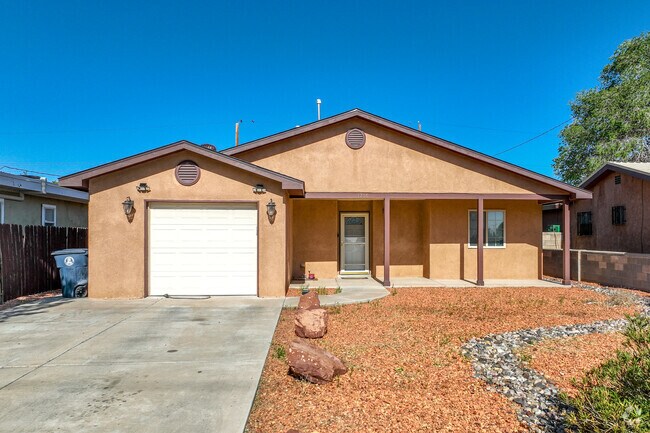 Clayton Heights-Lomas del Cielo homes' floor plans average almost 1,500 square feet.