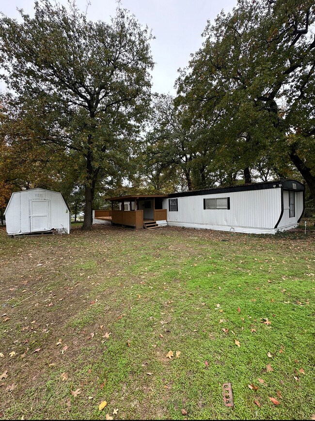 7126 Blackhawk Dr, Mabank, TX 75156