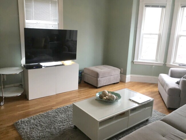 16 Lincoln St unit 2, Somerville, MA 02145 - photo 6