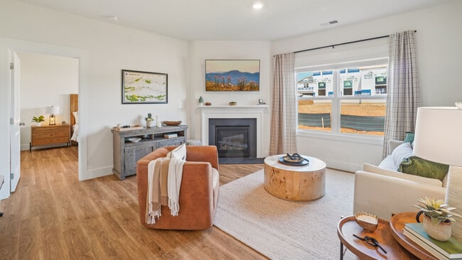 239 Artist Ave, Johnson City, TN 37615 - photo 5