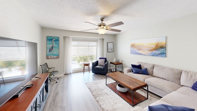 8911 Blind Pass Rd unit 305, Saint Pete Beach, FL 33706 - photo 2