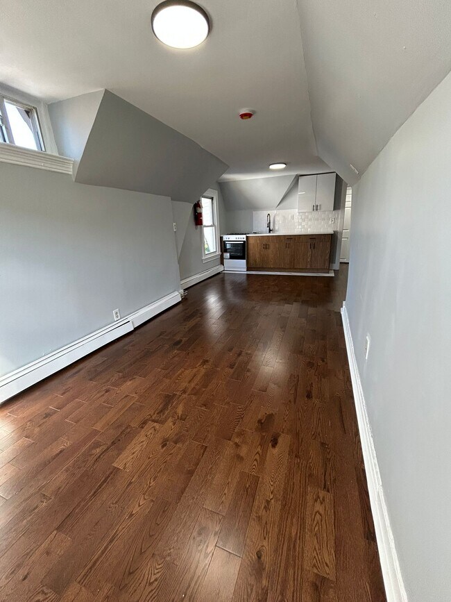 93 Cleveland St, Orange, NJ 07050