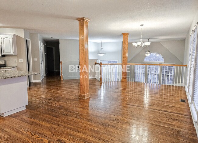 13313 Redwood Ln, Smithville, MO 64089 - photo 5