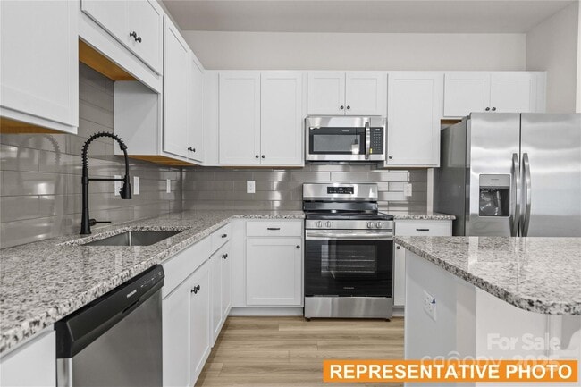 6013 Jasmine Branch Rd, Charlotte, NC 28216 - photo 3