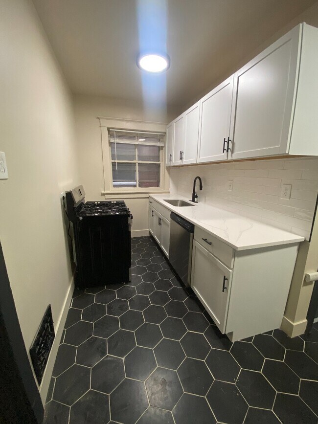 2037 Maury Ave unit A, St. Louis, MO 63110 - photo 5