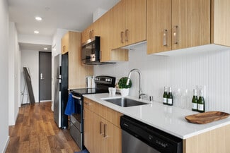 429 2nd Ave W, Seattle, WA 98119