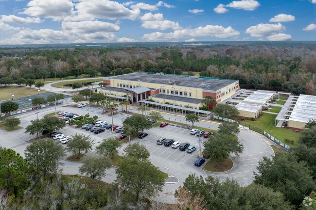 Moss Park Elementary School offers ample parking on the northwest side of the school.