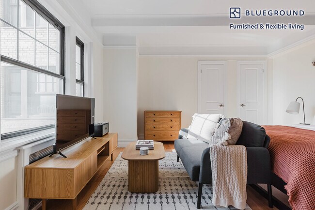 95 Christopher St unit FL6-ID1681, New York, NY 10014 - photo 3