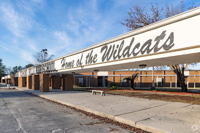 Richmond Hill High School is a public school.
