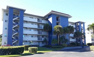 190 Pebble Beach Blvd Unit 305, Naples, FL 34113