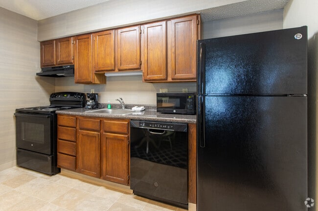 STUDIO, 1 BA, - 435 SF