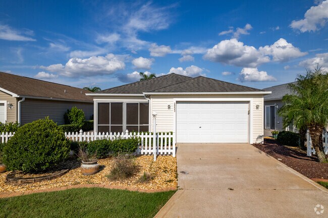 A beautiful zero-lot-line patio villa in the Village of Saint Charles.