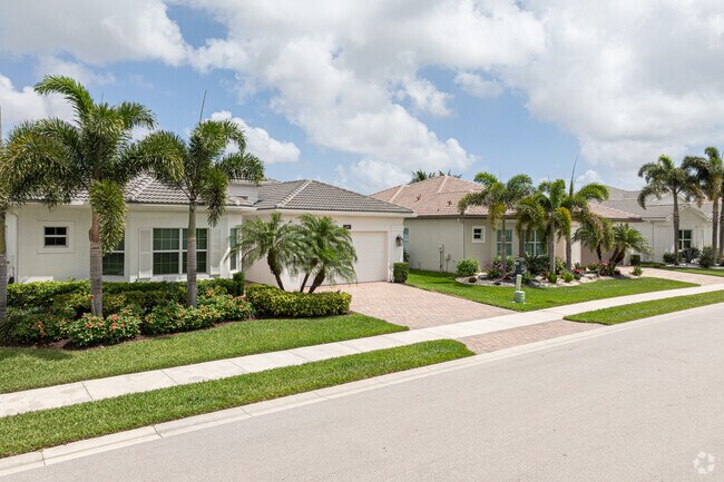 Every home in Valencia Bay is a spacious, single-story residence.