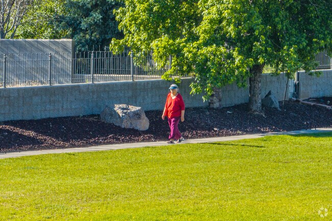 Bellemont Park is a great park to take long walks.