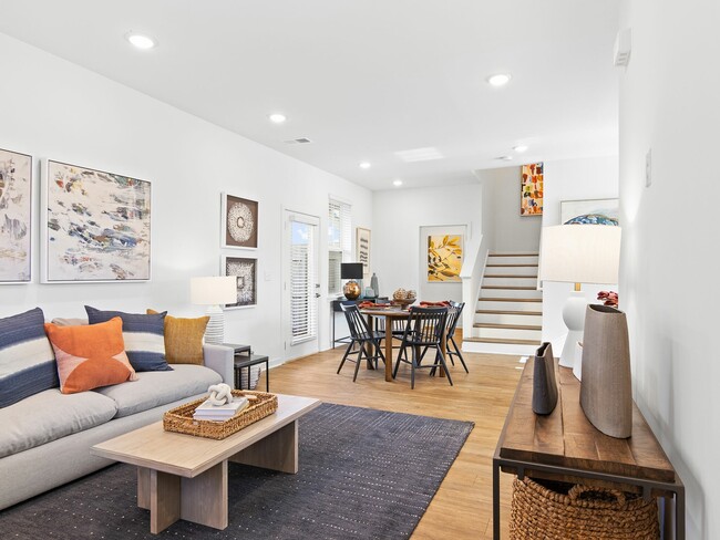 1BR, 1BA - 824SF - Common Area
