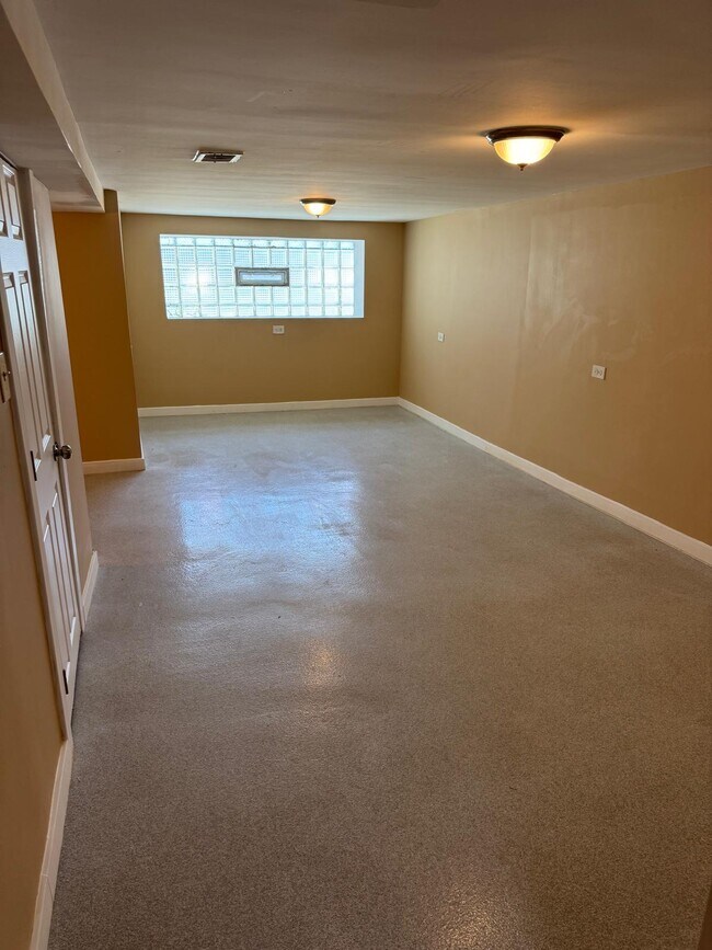 2132 S Harding Ave unit Basement, Chicago, IL 60623 - photo 4