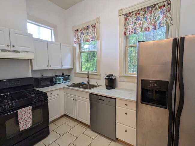 1816 W Grace St unit A, Richmond, VA 23220 - photo 5