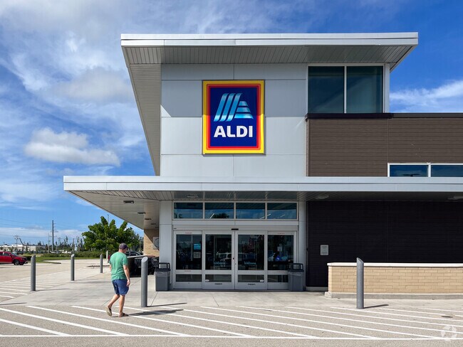 Aldi is an option for grocery in Sunshine neighborhood.