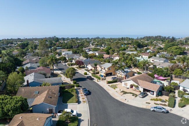 El Encanto Heights is a well kept neighborhood.