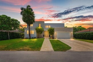 7800 Center Bay Dr, North Bay Village, FL 33141