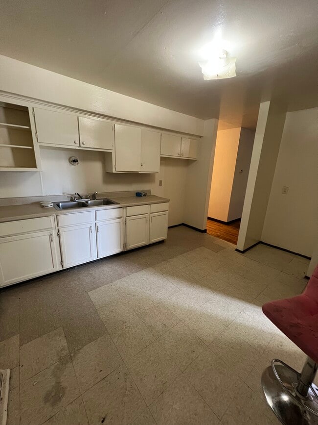 4957 N 46th St unit A, Milwaukee, WI 53218 - photo 3