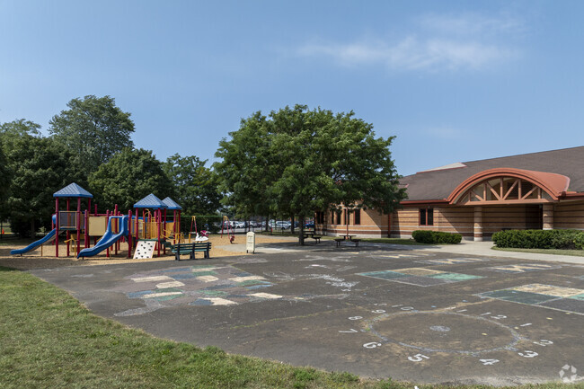 Warren G. Harding Elementary School has an overall Niche grade of C-.