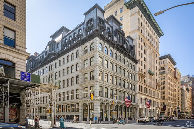 Beaux Arts Masterpieces offer mulit-bedroom apartments in the Flatiron District.