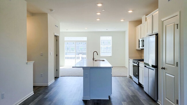 563 Yosemite Way, Mundelein, IL 60060 - photo 4