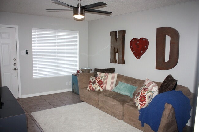 3408 Dolphin Dr, Austin, TX 78704 - photo 2