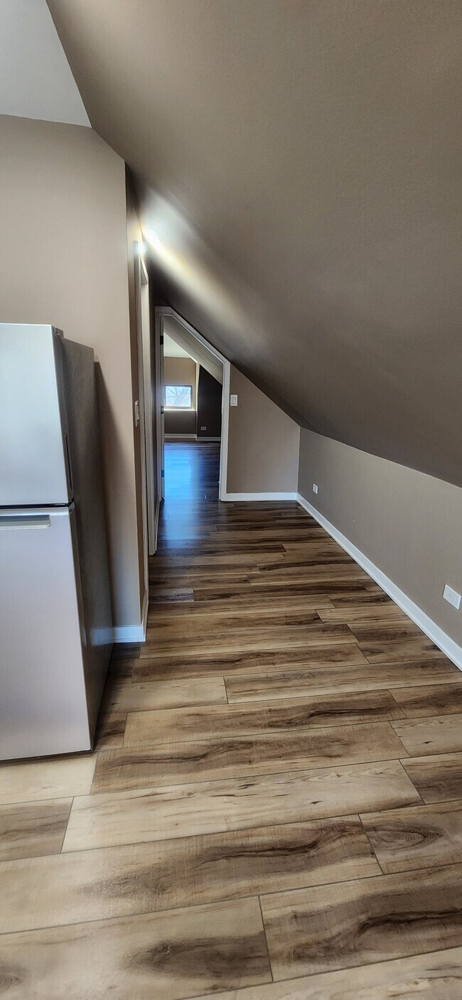 4511 S Washtenaw Ave unit 1, Chicago, IL 60632 - photo 2