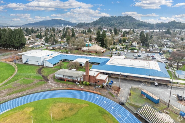 Two Rivers Dos Rios Elementary School is located in Springfield, Oregon.
