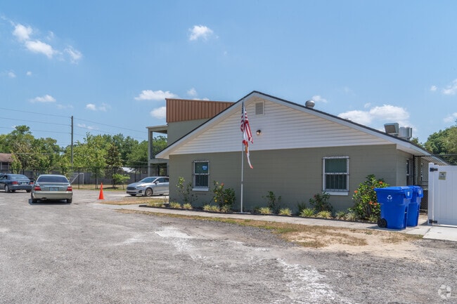 Magnolia Montessori Academy is a highly-rated, public, charter school located in Lakeland, FL.