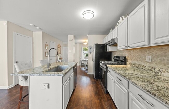 2024 Grayhawk Dr, Aurora, IL 60503 - photo 3