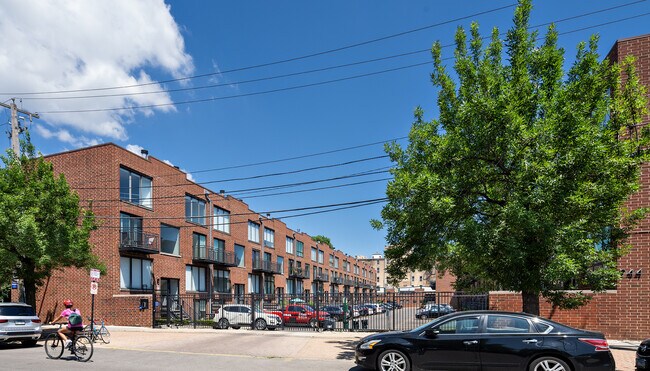 939 W Grace St unit 954I-101, Chicago, IL 60613 - photo 2